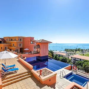**** Resort Martinique Whitsunday Australia